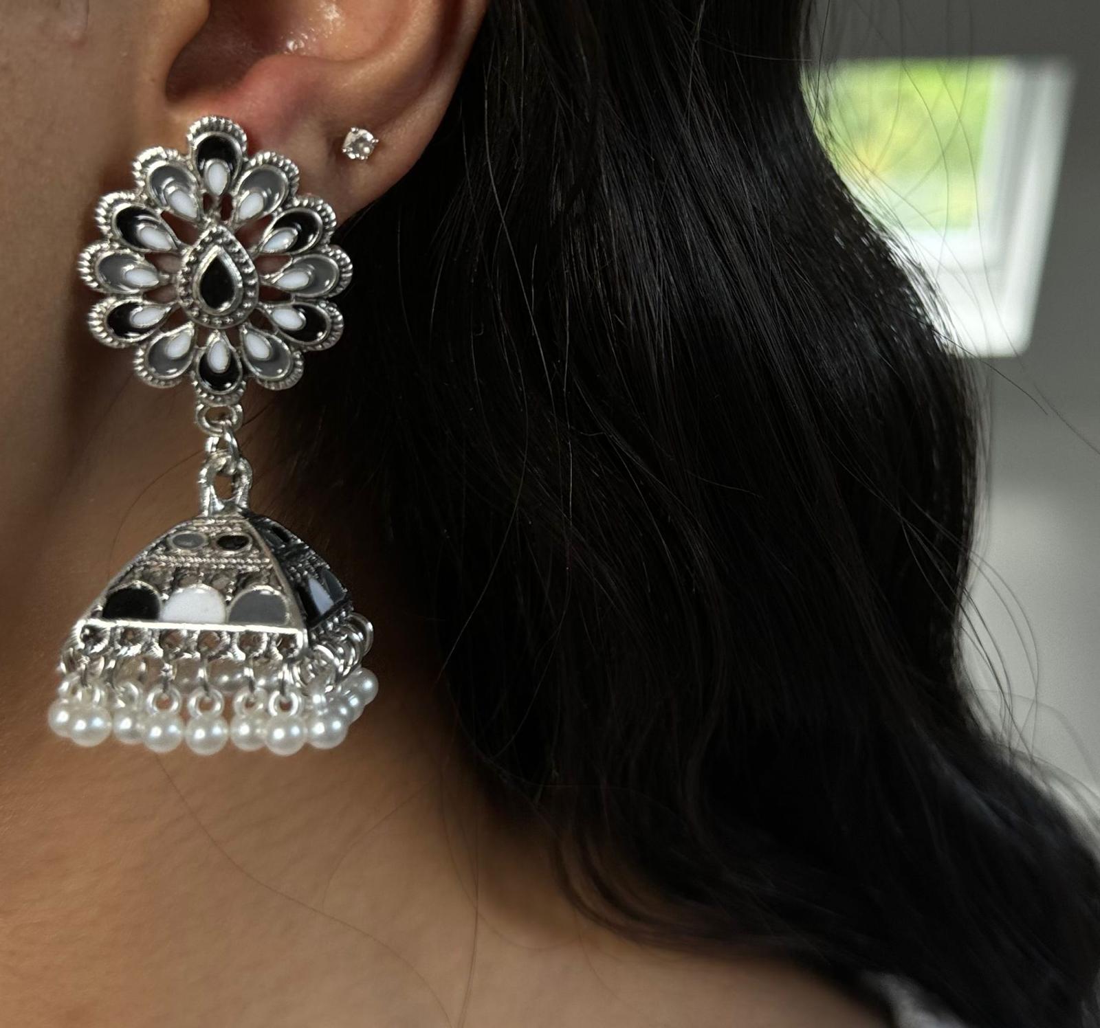 Leila Earrings (Black & White)