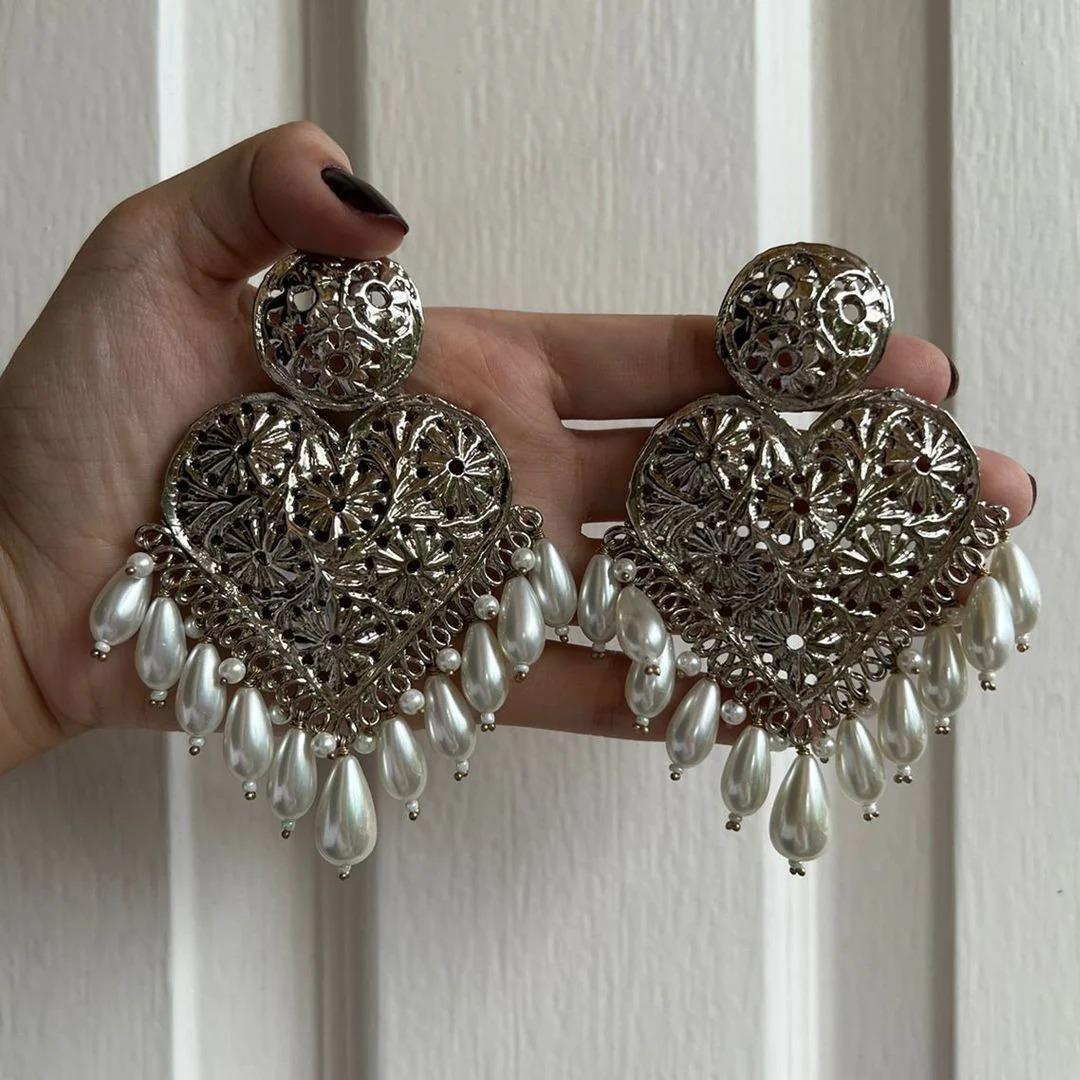 Muskaan Earrings