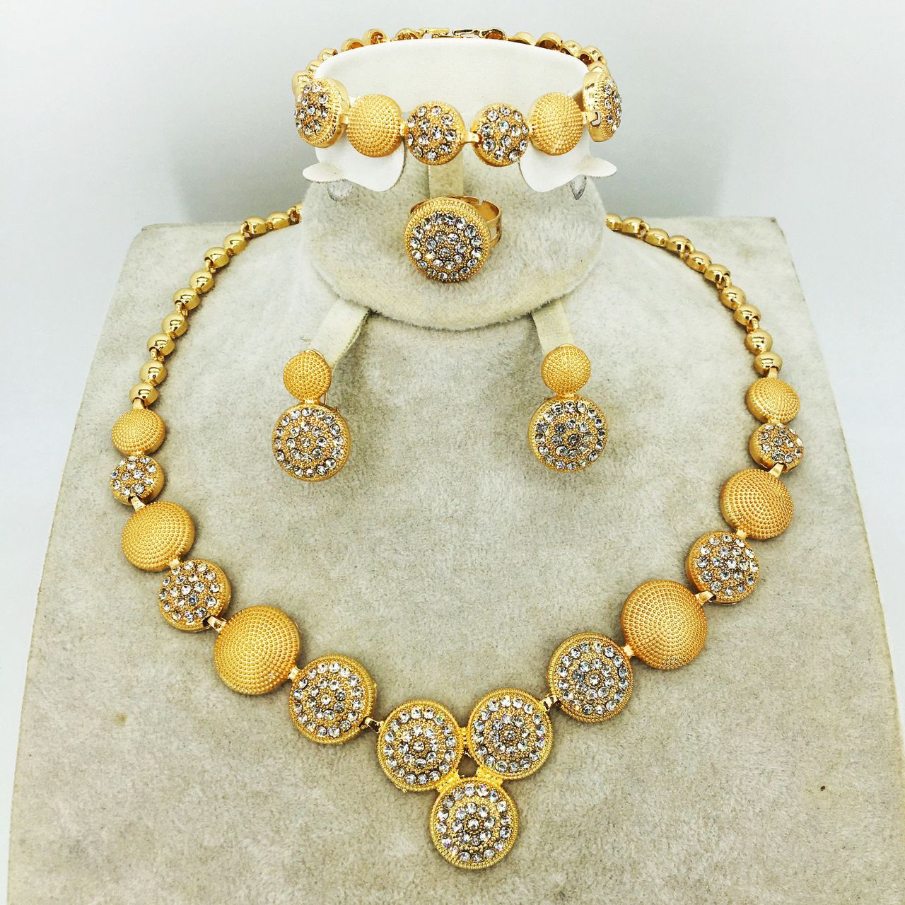 Golden Radiance Luxury Jewelry Set